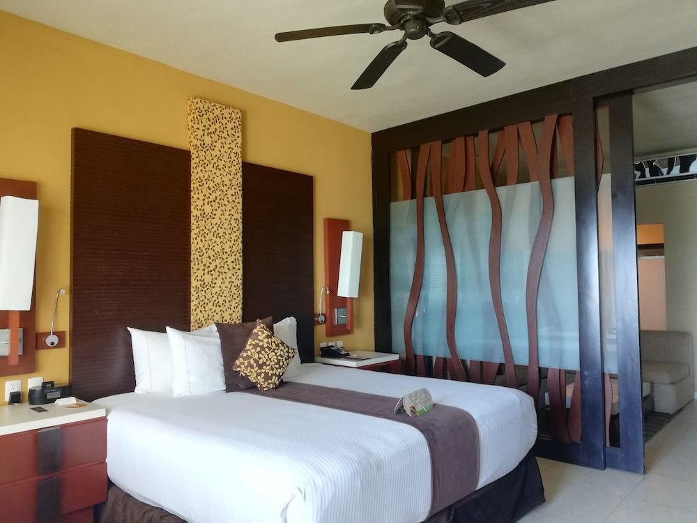 Generations Riviera Maya Family Resort Catamaran, Water Park & More Inclusive Puerto Morelos Ngoại thất bức ảnh